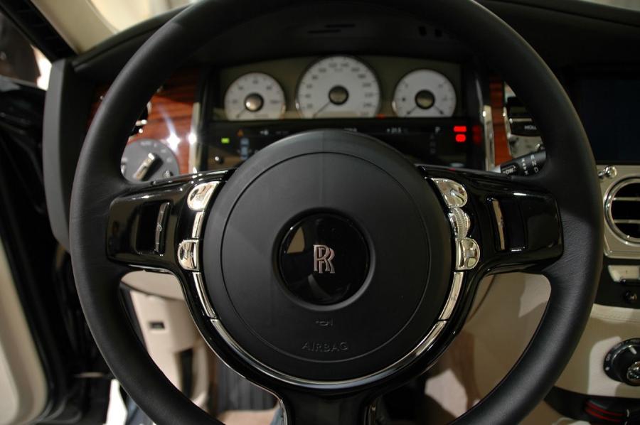  Rolls-Royce Ghost 2009 года  (фото 28 из 106)